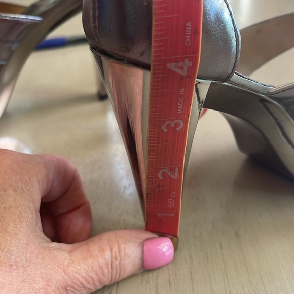 Michael Kors Berkeley T-Strap Non Glitter Silver Heels - Picture 10 of 10